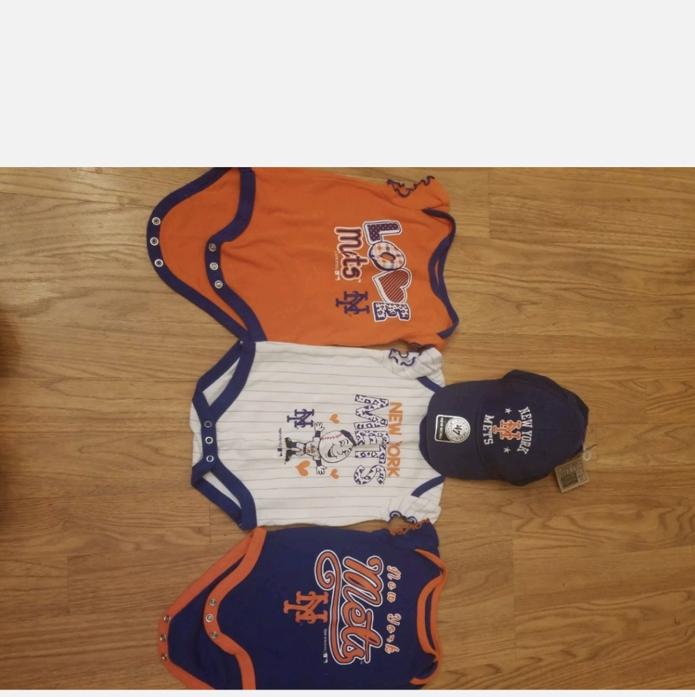 Mets Onesies & Hat